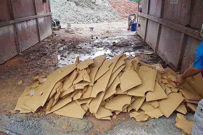 What are the methods for sludge dewatering using PAM?